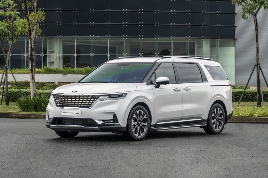 kia-carnival-lien-tuc-chay-hang-2